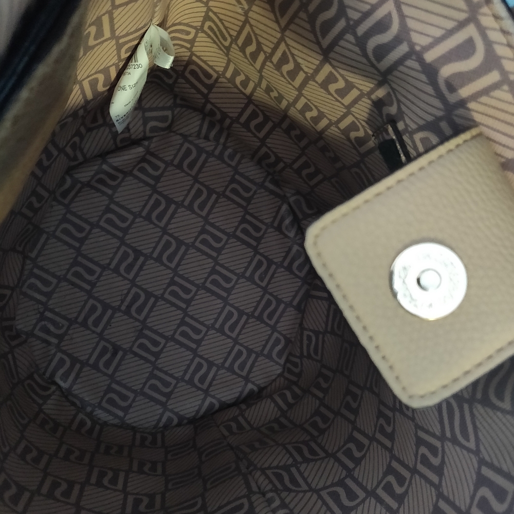 River Island Bucket Bag - Picture 4 of 9